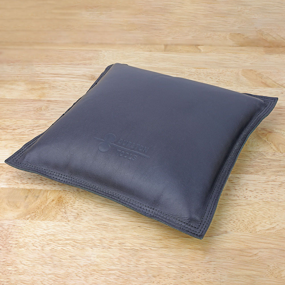 Durston Square Leather Sandbag - огляд і ціна Leatherwork Bench